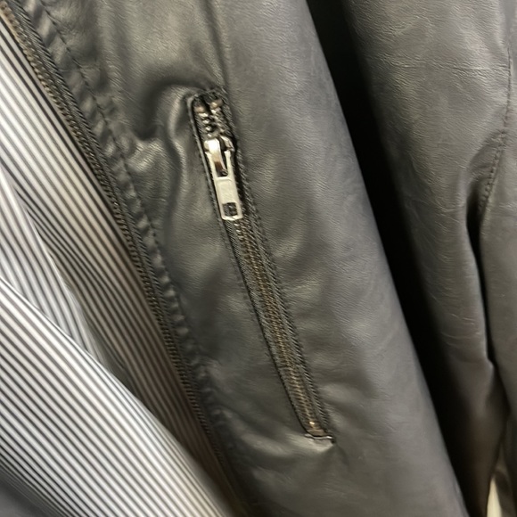 Five Four branded coat - faux leather - light and comfortable. - Picture 6 of 6